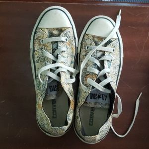 Floral print converse
